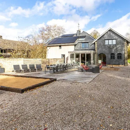 70 - Pour 16 Personnes Villa