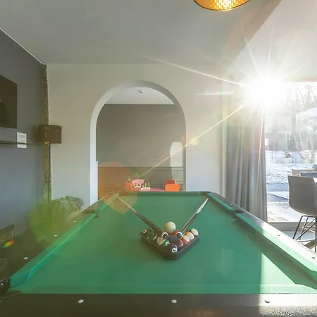 70 - Pour 16 Personnes Villa *