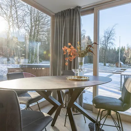 70 - Pour 16 Personnes Villa