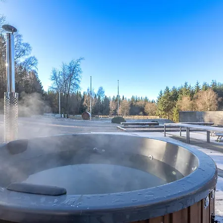 70 - Pour 16 Personnes Villa *