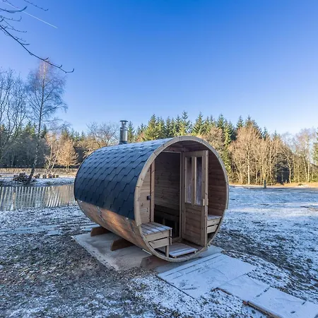 70 - Pour 16 Personnes Villa *