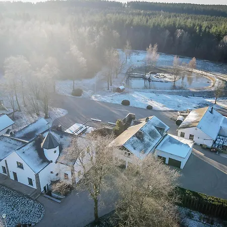 70 - Pour 16 Personnes Villa *